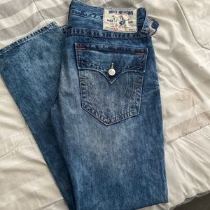 Slim fit , yellow and orange stiched jeans